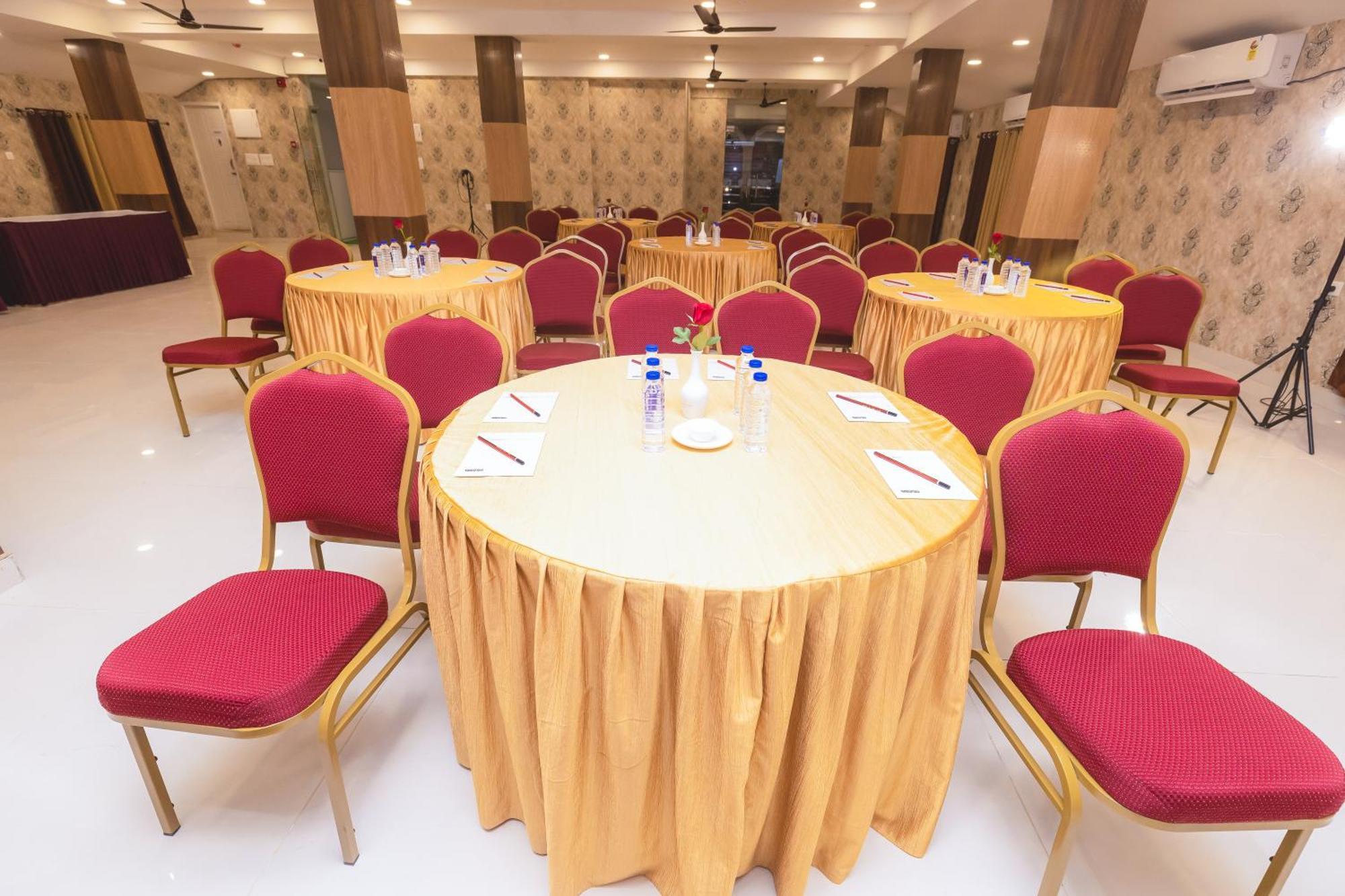 Rosewood Luxury Hotel Μπουμπάνεσβαρ Εξωτερικό φωτογραφία